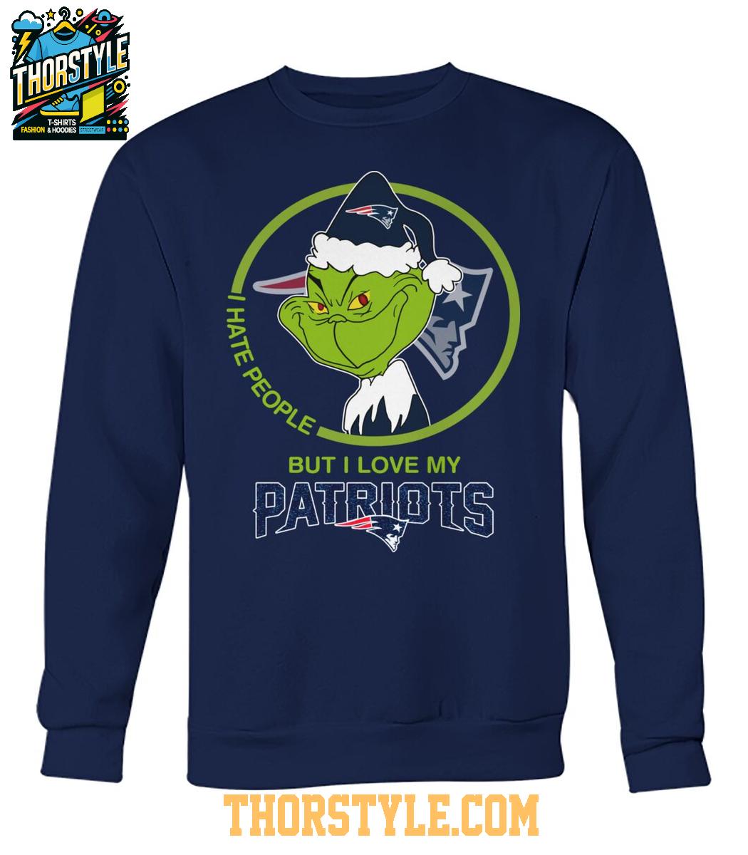 New England Patriots Grinch Hates People But Loves Football Xmas 2025 T-Shirt New England Patriots Grinch Hates People But Loves Football Xmas 2025 T-Shirt