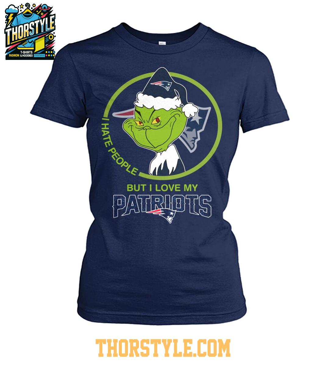 New England Patriots Grinch Hates People But Loves Football Xmas 2025 T-Shirt New England Patriots Grinch Hates People But Loves Football Xmas 2025 T-Shirt
